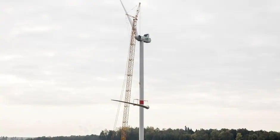 Grues de montage