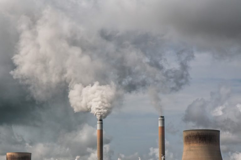 Hausse spectaculaire du prix de la tonne de carbone :  quel impact pour le citoyen ?