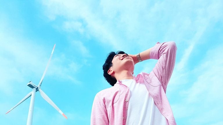 Energies éolienne et solaire : les meilleurs choix pour la santé humaine