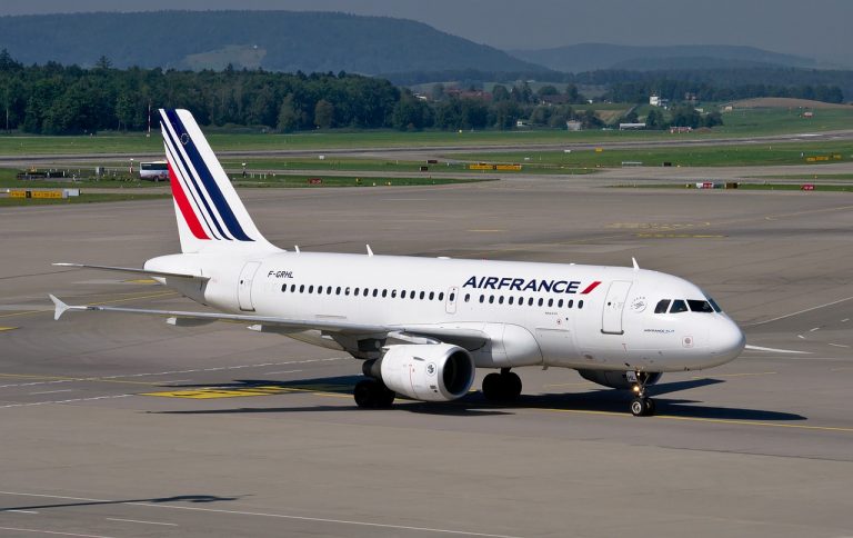 Un chèque de 7 milliards d’euros pour Air France, en échange de mesurettes écologiques