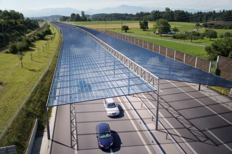 Après le fiasco de la route solaire, voici l’autobahn solaire, plus prometteuse