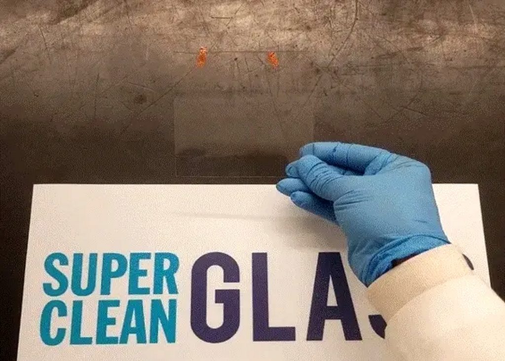 Bientôt des panneaux solaires antipoussières