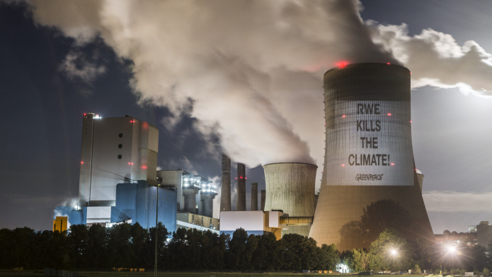 L’allemand RWE, plus grand pollueur d’Europe, investit des dizaines de millions dans l’éolien français