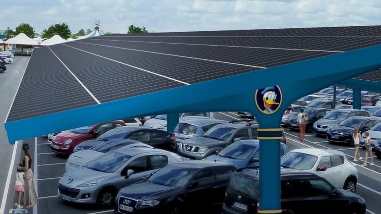 Disneyland Paris met en service un des plus grands parkings photovoltaïques d’Europe