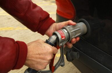 Du carburant à 0,06 € le litre : la méthode imparable de l’Algérie pour réduire la pollution automobile