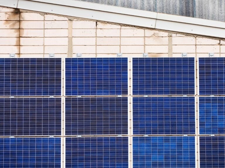 Vers une nouvelle giga-usine de panneaux solaires en France ?