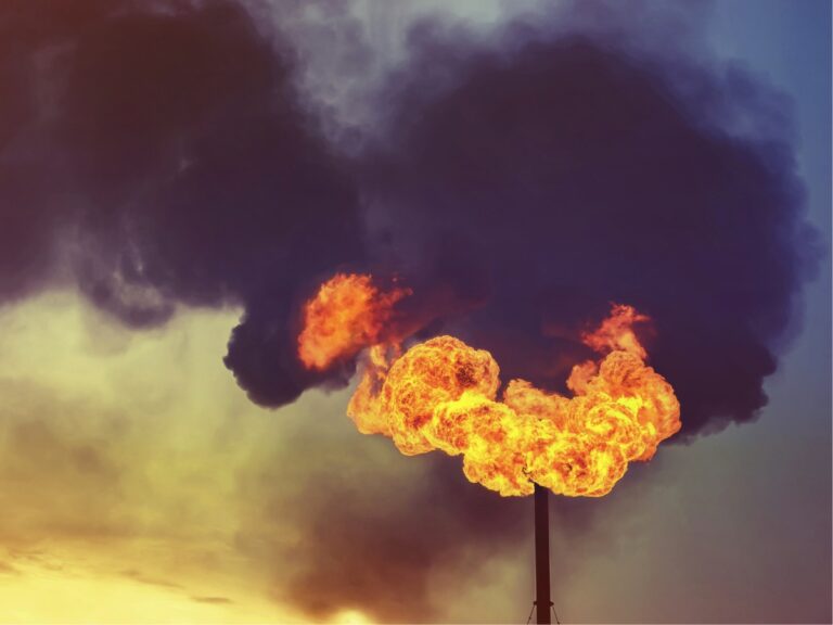 Ces géants du pétrole qui retournent vers les énergies fossiles malgré des profits records