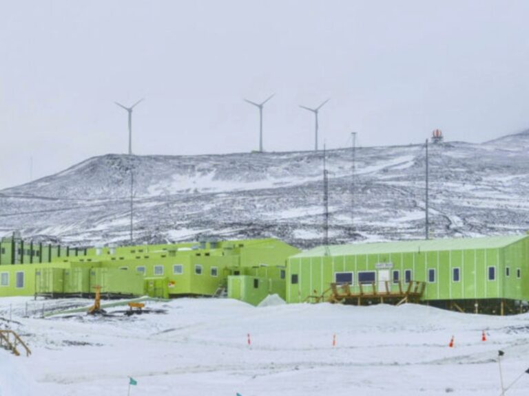 Des éoliennes au pôle sud, mais pour quoi faire ?