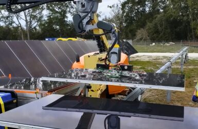 Ce robot peut installer des centrales solaires tout seul