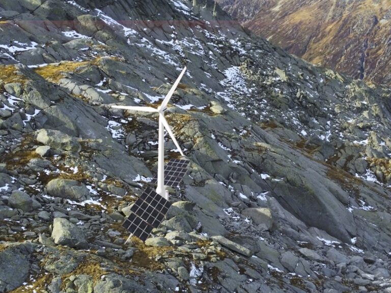 Une étrange centrale hybride solaire et éolienne testée dans les montagnes