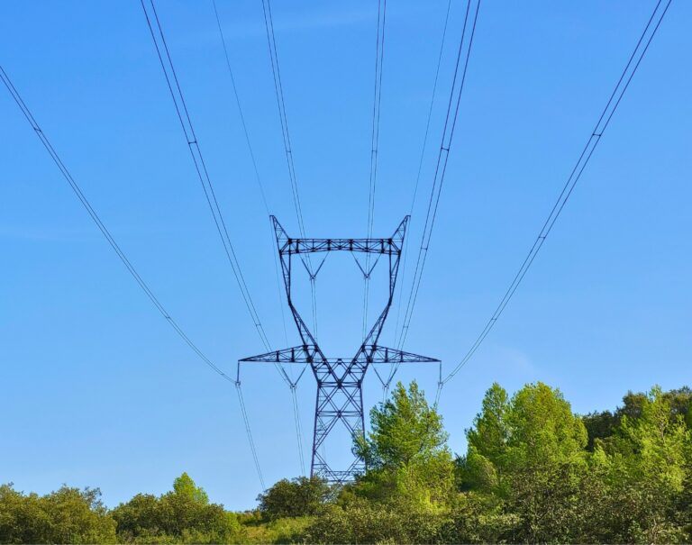 La France en bonne voie pour un réseau électrique intelligent selon la CRE