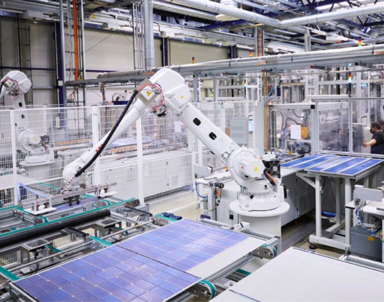 Pourquoi cette grande usine de panneaux solaires en Europe pourrait fermer ?