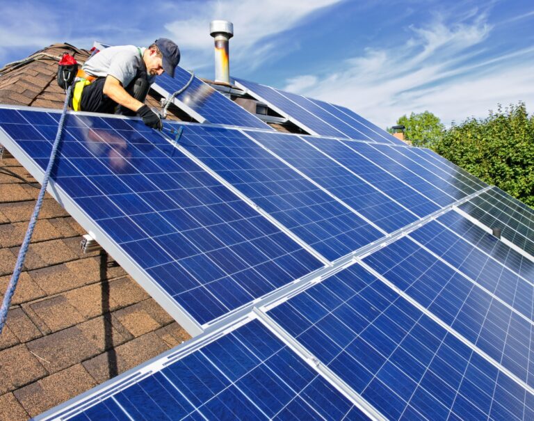 Vous avez un kit solaire Oscaro ? Ekwateur veut acheter votre production d’électricité