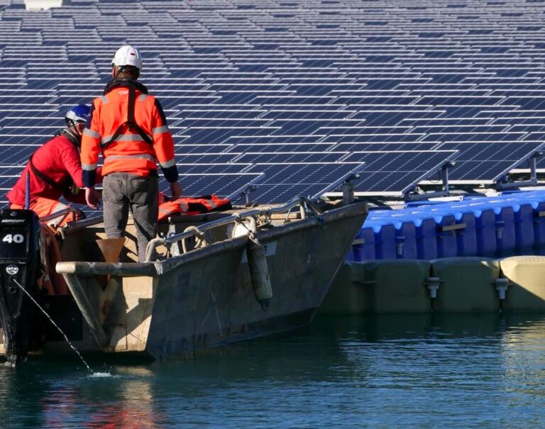 Le solaire flottant pourrait satisfaire 100 % des besoins en électricité de certains pays