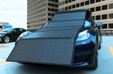 Ces panneaux solaires dépliables vont-ils rendre votre voiture électrique 100% autonome ?