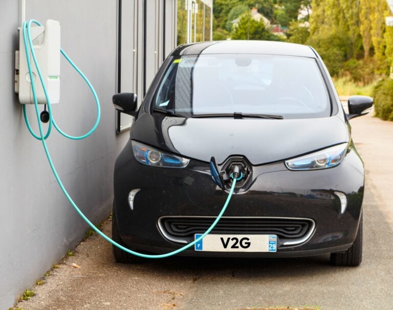 Ce fournisseur d’électricité vous paye si vous laissez votre voiture électrique branchée