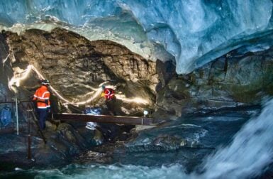 Cette centrale hydroélectrique sous la Mer de Glace est menacée par le réchauffement climatique